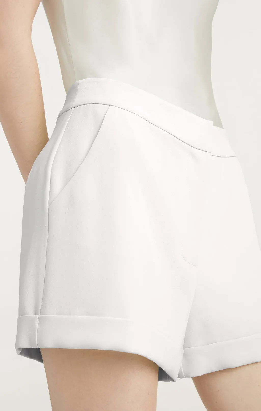 Cinq à Sept Crepe Elaine Short Ivory Sale