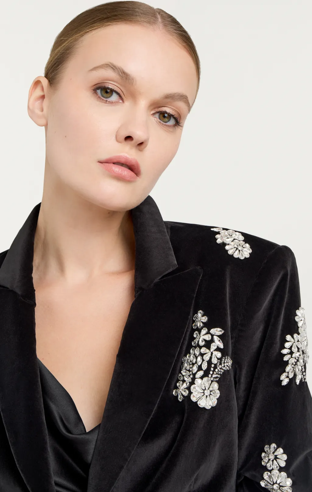 Cinq à Sept Crystal Ivy Chenille Scrunched Cheyenne Blazer Black Sale