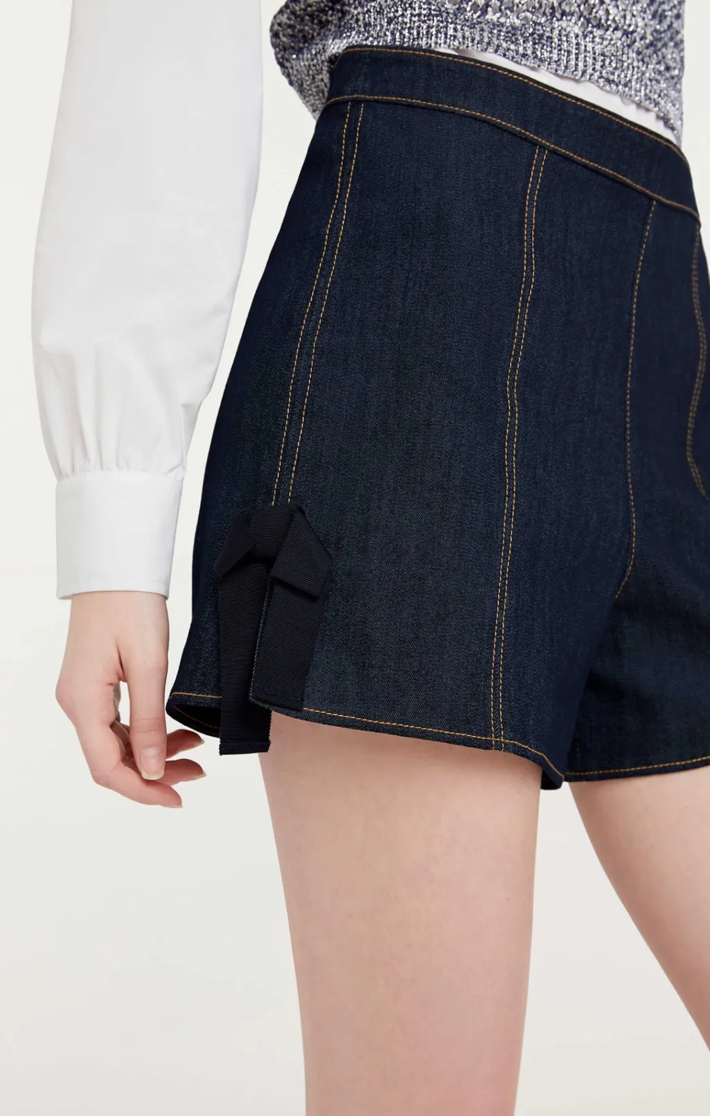 Cinq à Sept Lou Short Indigo Hot