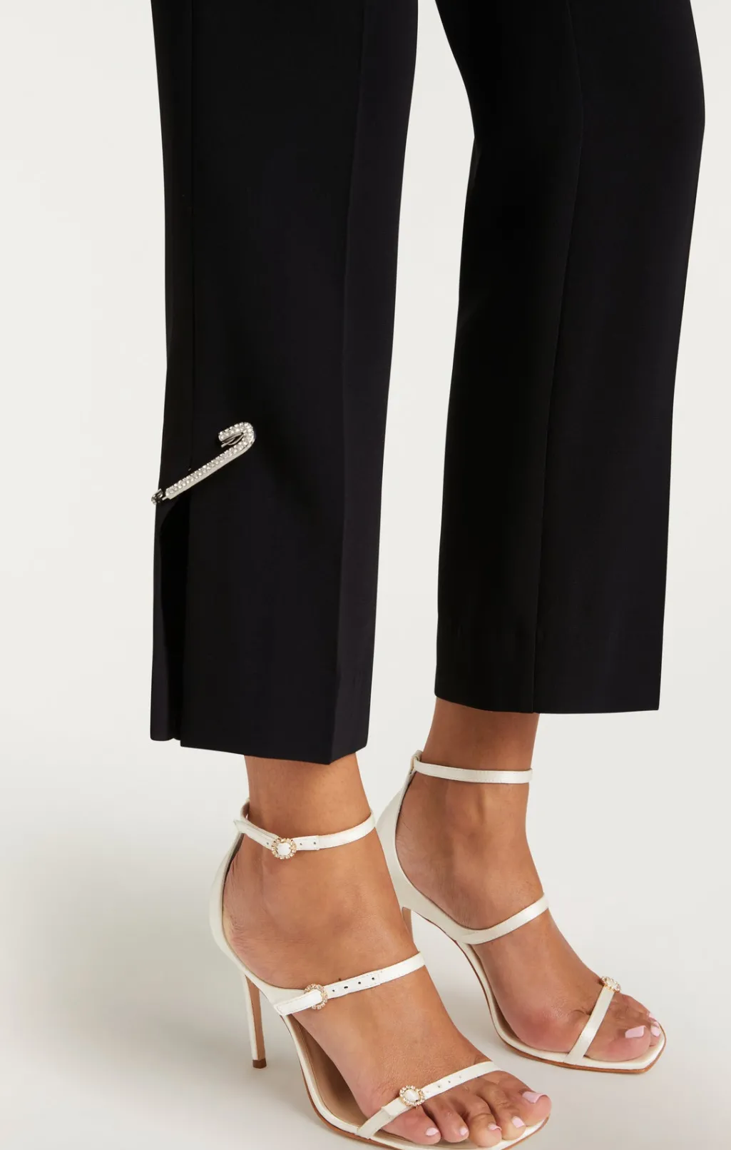 Cinq à Sept Rhinestone Pin Cropped Kerry Pant Black Best