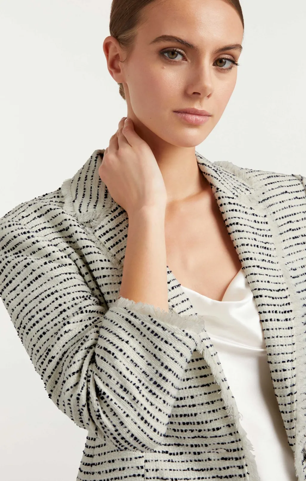 Cinq à Sept Tweed Petite Khloe Blazer Ivory/Navy Outlet